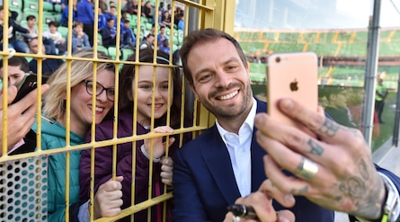 Palermo, Baccaglini idolo dei tifosi: selfie al Barbera