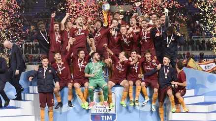 La Roma alza la Coppa Italia Primavera con Soleri e Marchizza: 2-0 all'Entella