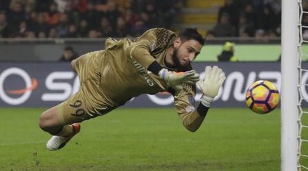 Milan, Mirabelli: «Donnarumma ha rifiutato 50 milioni, adesso per noi è incedibile»