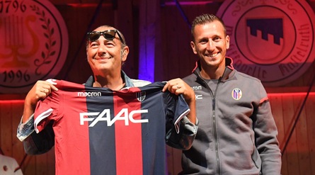 Bologna, alla presentazione c'è anche Luca Carboni