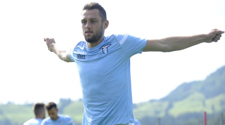 Lazio, pressing su De Vrij