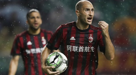 Lazio, Hoedt se ne va: c'è Paletta