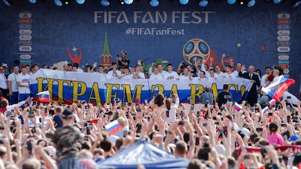 A Mosca in migliaia per salutare la Russia