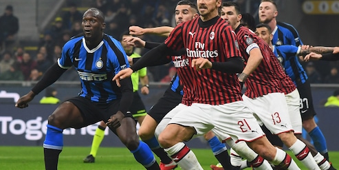 Milan e Inter, derby scudetto: Milano brucia