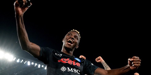 Rivoluzione napoletana in Champions per restare al comando