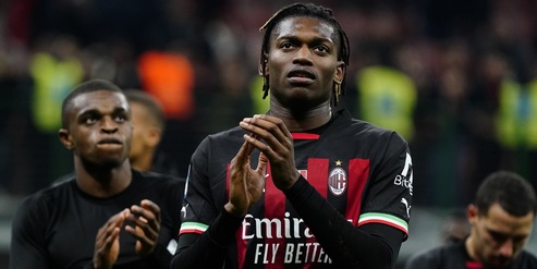 Milan, assist di papà Leao per il rinnovo: “Non parlo con altri club”