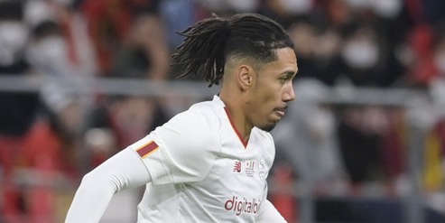 Inchino a Smalling, un muro anche in Asia