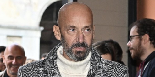 Il coraggio di Vialli: "Viaggio a testa bassa con il cancro senza mollare mai"