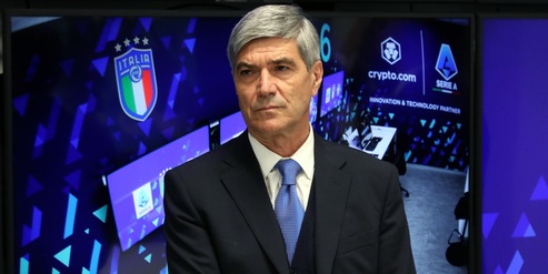 Trentalange assediato: «Ma io non mi dimetto»