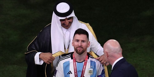 La Russa: "Che errore il mondiale in Qatar e l'emiro non doveva imporre quella tunica araba a Messi"