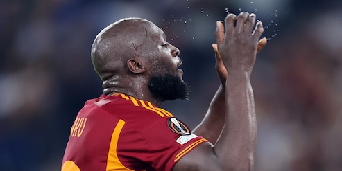 Lukaku fa 600, i tifosi della Roma lo caricano prima dell'Inter