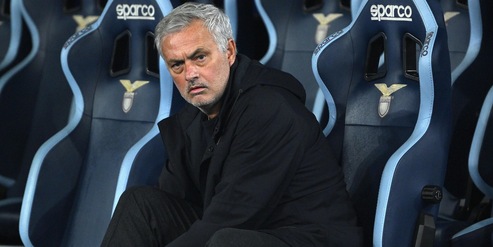 Mourinho dopo Lazio-Roma: "Pedro può fare nuoto. Sui cambi..."