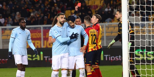 Moviola Lecce-Lazio: bravo Manganiello. Guilbert, rigore e rosso corretti