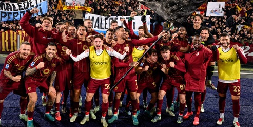 Derby, festa doppia sotto la Sud: Hummels balla, Mancini resta in mutande e Pellegrini...