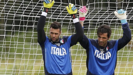 Mondiali, Italia: il padre di Sirigu: «Sono fiero di mio figlio Salvatore»