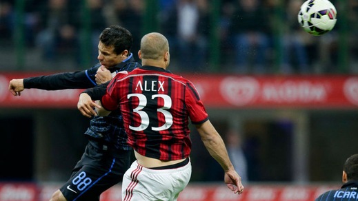 Milan, Alex in gruppo: allenamento completo