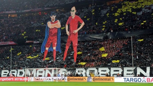 FOTO Bayern, Ribery e Robben diventano Batman e Robin!