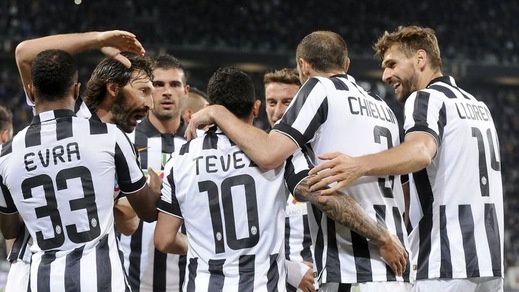 Tevez, doppietta e show. Juve a -1 dallo scudetto
