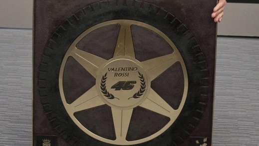 FOTO Per Valentino Rossi una stella nella "Walk of fame" di Jerez