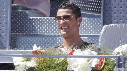 Cristiano Ronaldo cuore d'oro: sette milioni per il Nepal