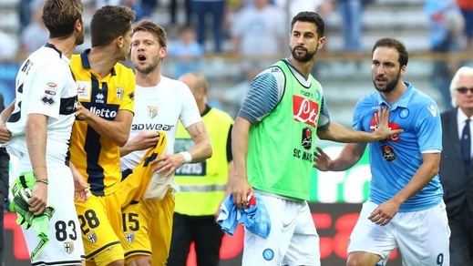 Autogol Mirante: «Con Higuain tutto chiarito, pagherei metà multa»