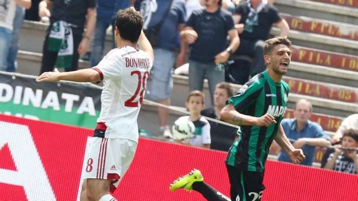 Tifoso del Milan torna a casa e trova la moglie con un altro