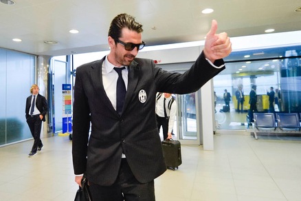 La Juventus sbarca a Roma tra selfie e autografi