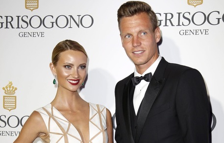 FOTO Berdych è a Cannes, ma gli occhi sono tutti per Ester