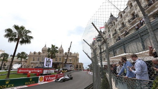 Basta un po’ di pioggia per fermare la F.1