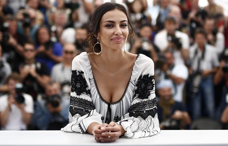 La musa di Sorrentino Madalina Ghenea incanta Cannes