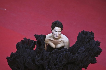 Scolli, spacchi e trasparenze: tutte le reginette della Croisette