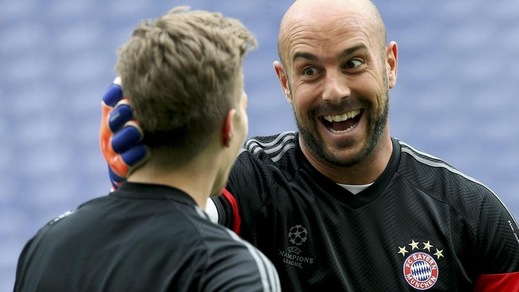 Napoli, torna Reina: triennale da 2,5 milioni a stagione