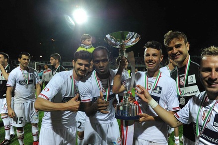 FOTO Serie B, la premiazione del Carpi: che festa al Cabassi!