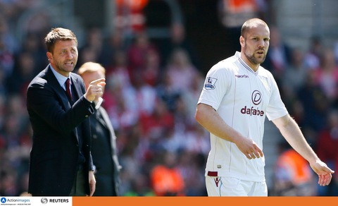 «Vlaar snobba il Napoli: vuole restare all'Aston Villa»