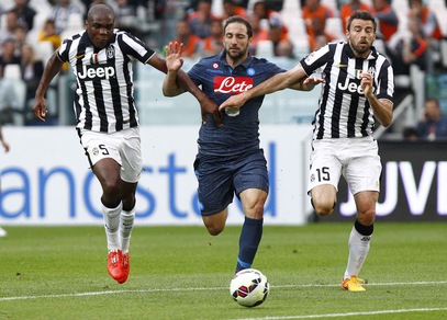 Napoli, Higuain è un caso? Soliti cori contro i napoletani