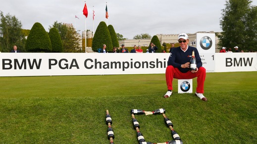 Golf, il mago Jimenez: è il re delle buche-in-uno