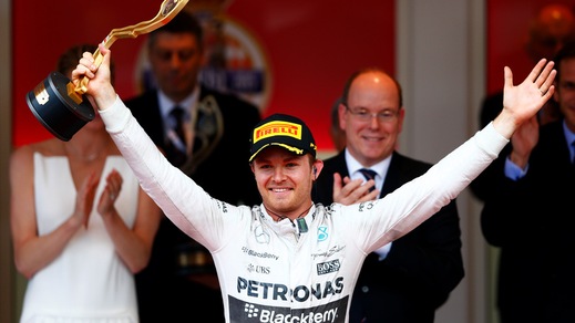 F1, Hamilton beffato: Rosberg rimonta in quota