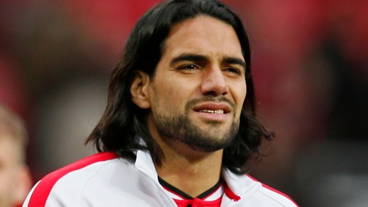 Il Manchester United saluta Falcao. È caccia al colombiano