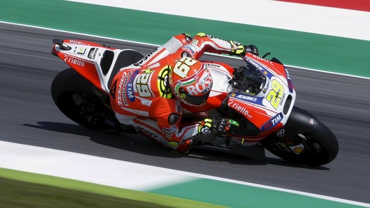 MotoGp, Mugello: Iannone in pole, Rossi parte ottavo