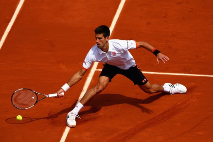Roland Garros: triplo 6-4, Djokovic vola agli ottavi