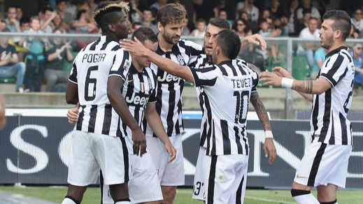 Juve, pari a Verona. Toni vince la sfida con Tevez
