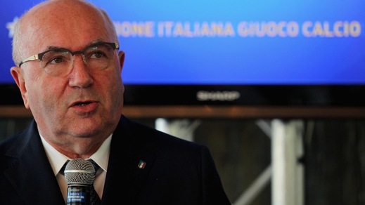 Tavecchio: «Il rinnovo di Conte? La battuta era di Oriali»