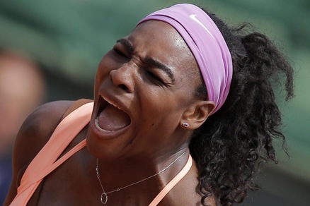 Al Roland Garros Sara Errani ko, Serena Williams inarrestabile