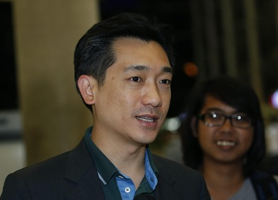 Berlusconi cede il 48% del Milan a Mr Bee Taechaubol