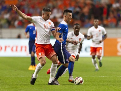 Manchester United, Van Persie allontana l'addio