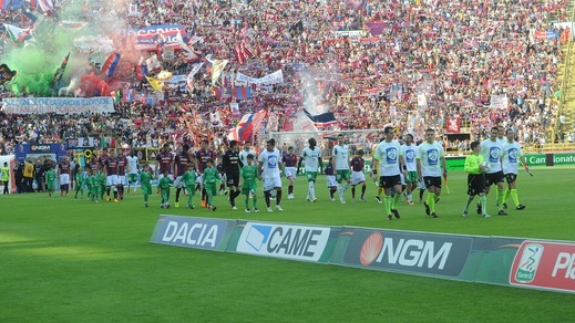 Bologna, caccia al biglietto: sold out Curva e Distinti