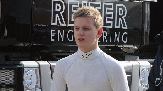 Paura per Schumi Jr: incidente e frattura della mano