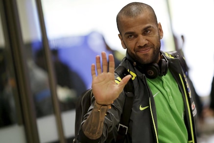 Barça, i convocati per la Roma: out Dani Alves