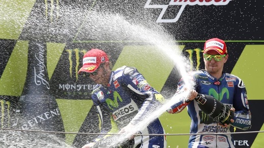 A Montmelò Lorenzo fa poker. Nuovo podio per Rossi