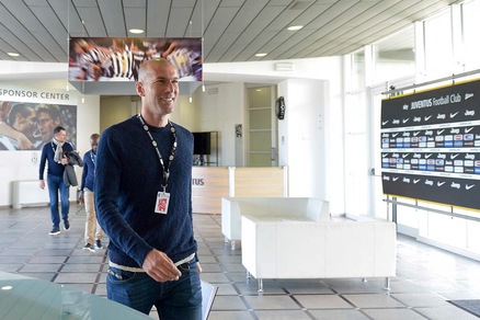 Zidane tenta Pogba: «Interessa al Real Madrid»